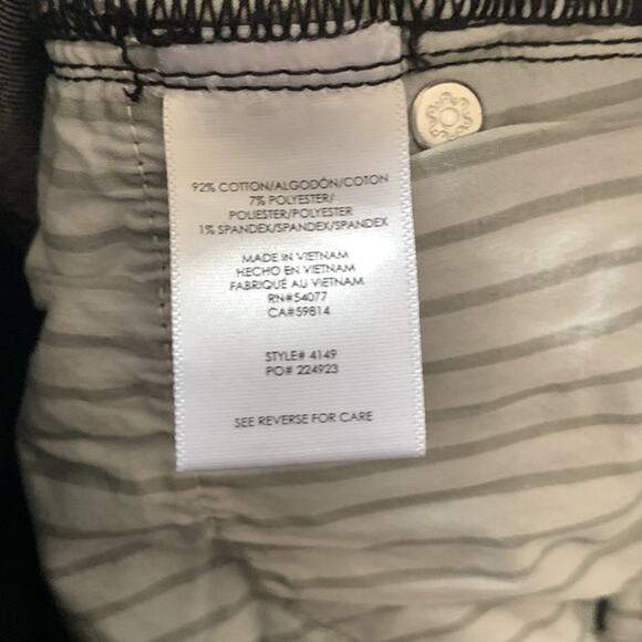 Cabi Women's Black #4149 Button Fly Straight Jeans Size 4 - Picture 8 of 8